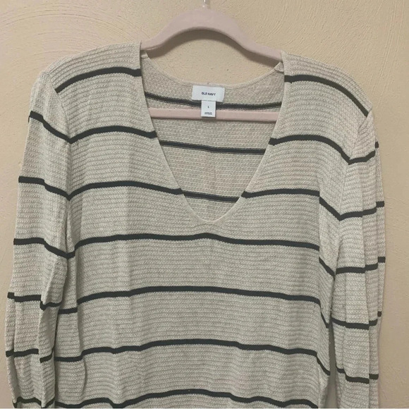 Old Navy Vneck Tunic Sweater - Picture 2 of 7